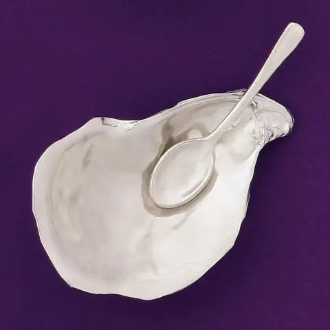 Basic Spirit - Oyster shell salt cellar with spoon