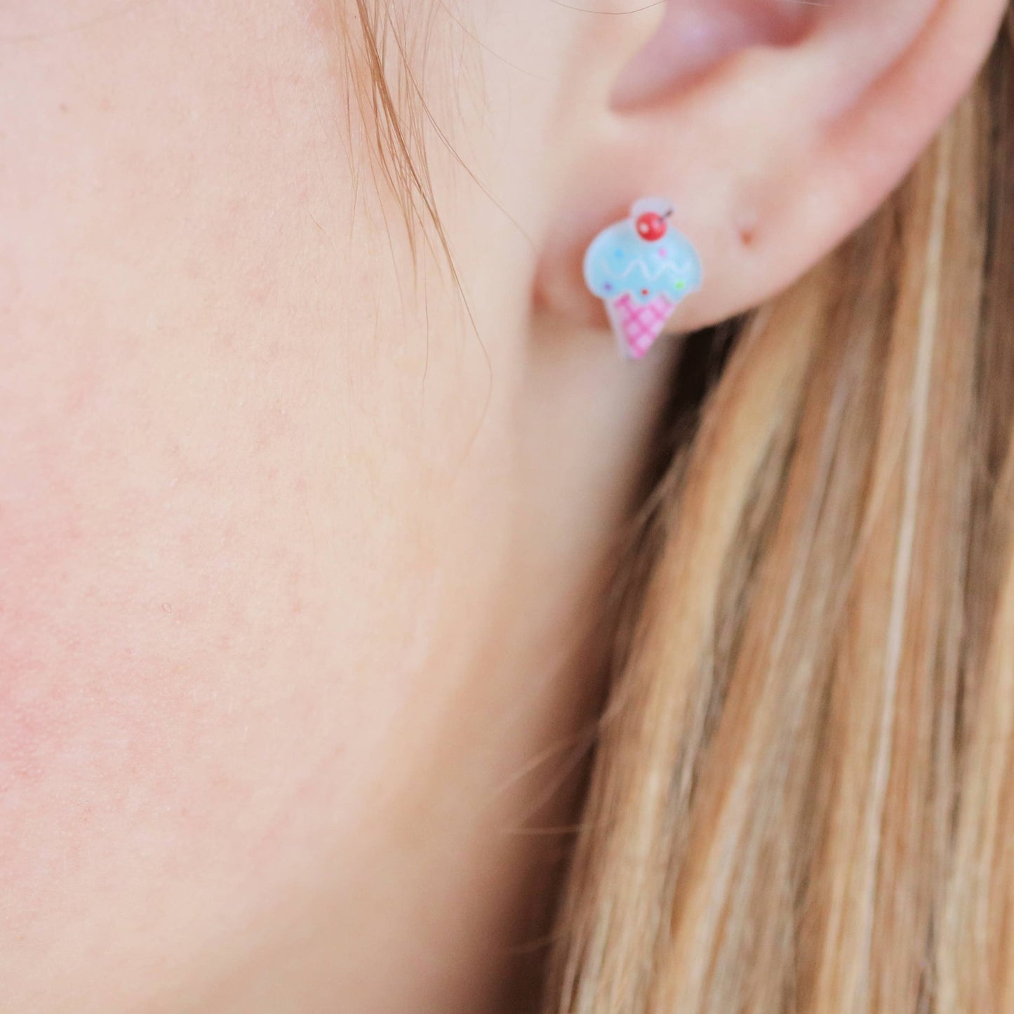 Pretty Smart - Ice Cream Cone Stud Earrings, 10mm: Blue / Invisible Clip On