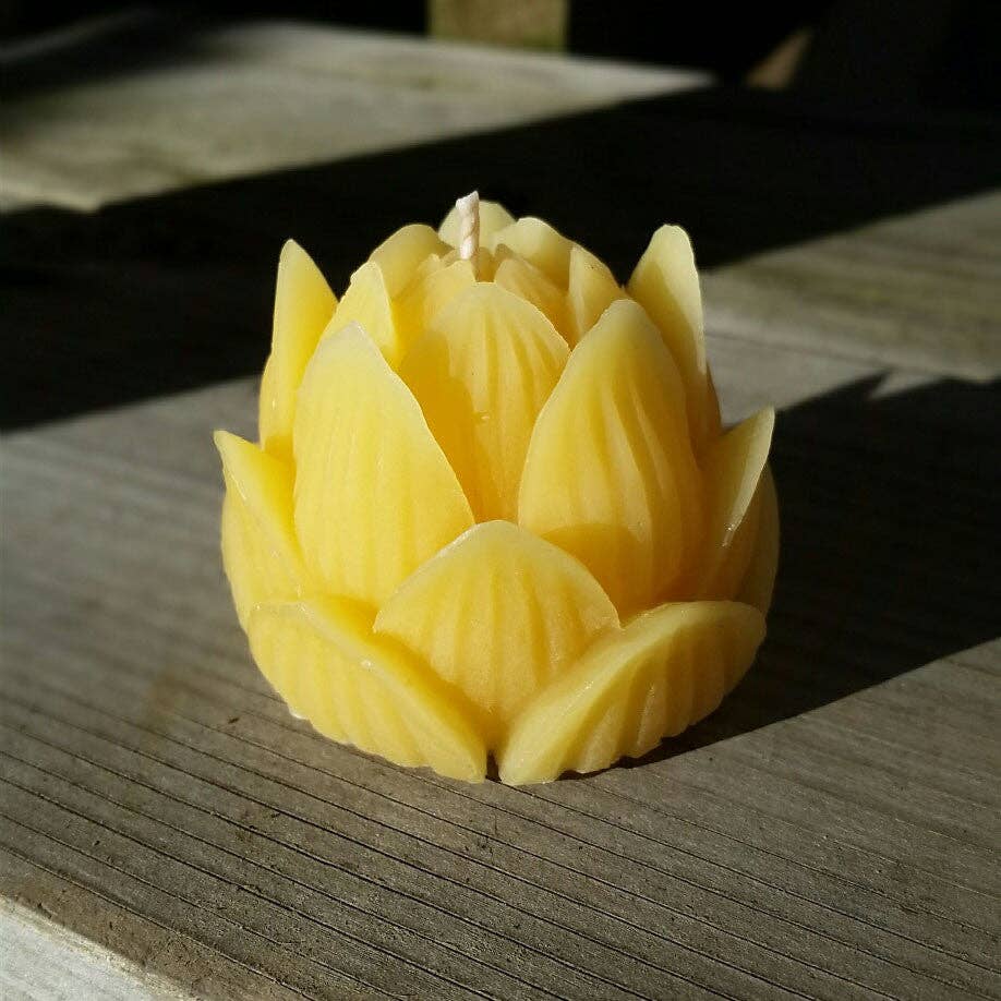Eastvan bees - Lotus Flower - 100% Beeswax Candle: Natural Yellow