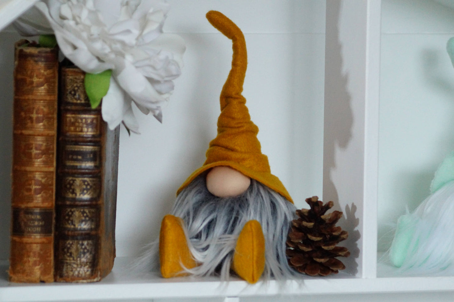 Gnomevillestudios - Fall Wizard Gnomes – All-Season Magical Book Shelf decor: Ruby- Frosty Beard / Large