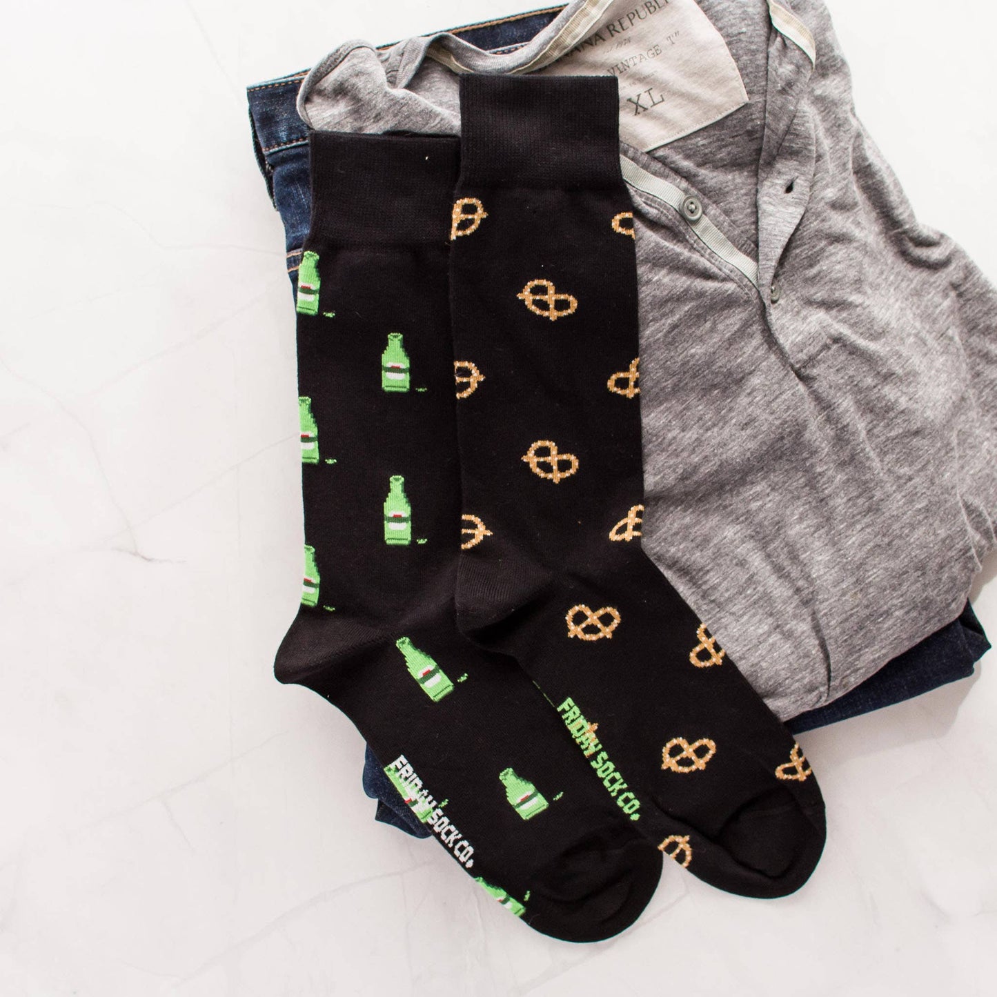Friday Sock Co. - Men's Pretzel & Beer Mid-Calf Socks - Fun Gift for Dad & Men: Men's 7 - 12