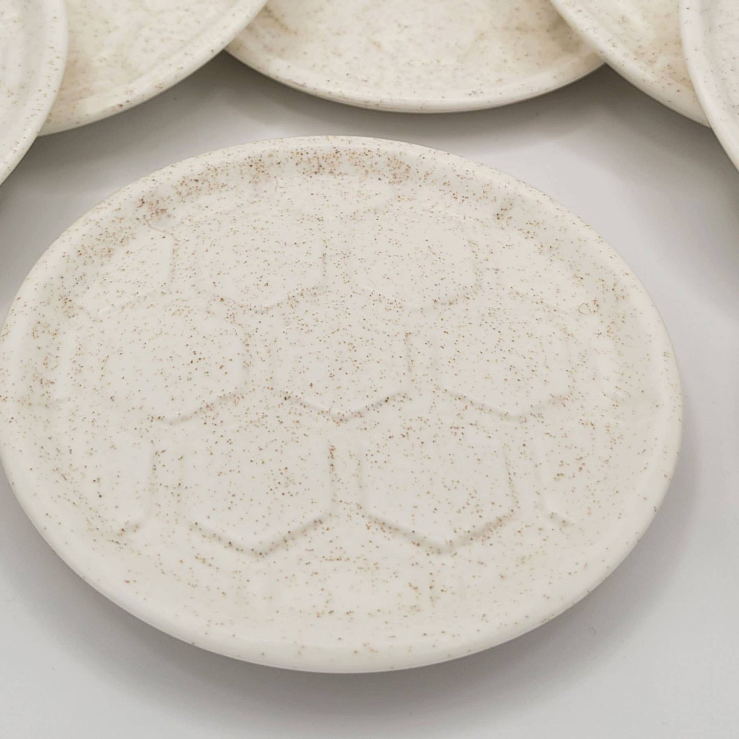 Eastvan bees - Nordic -Hygge-style candle plate