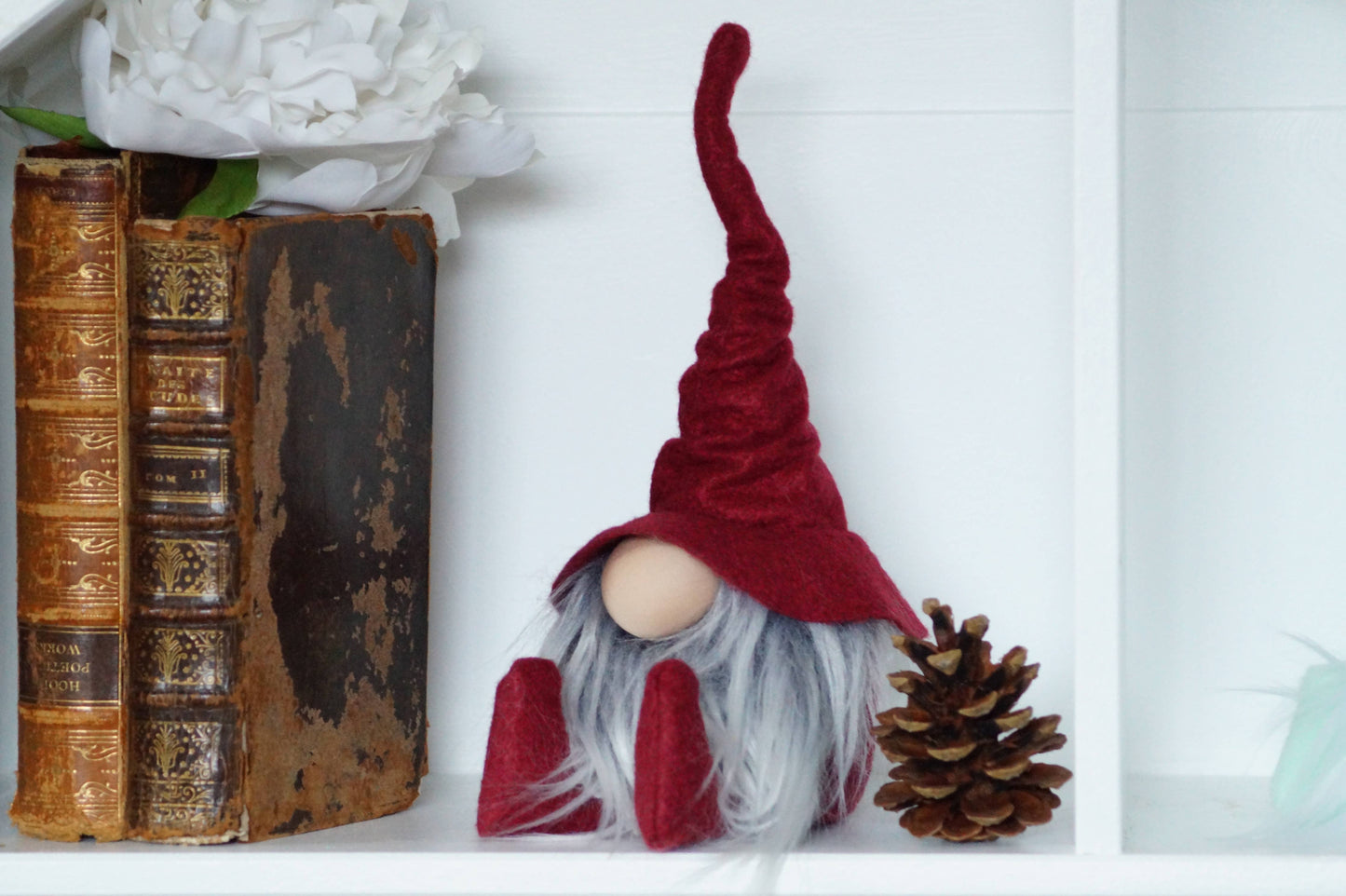 Gnomevillestudios - Fall Wizard Gnomes – All-Season Magical Book Shelf decor: Ruby- Frosty Beard / Large