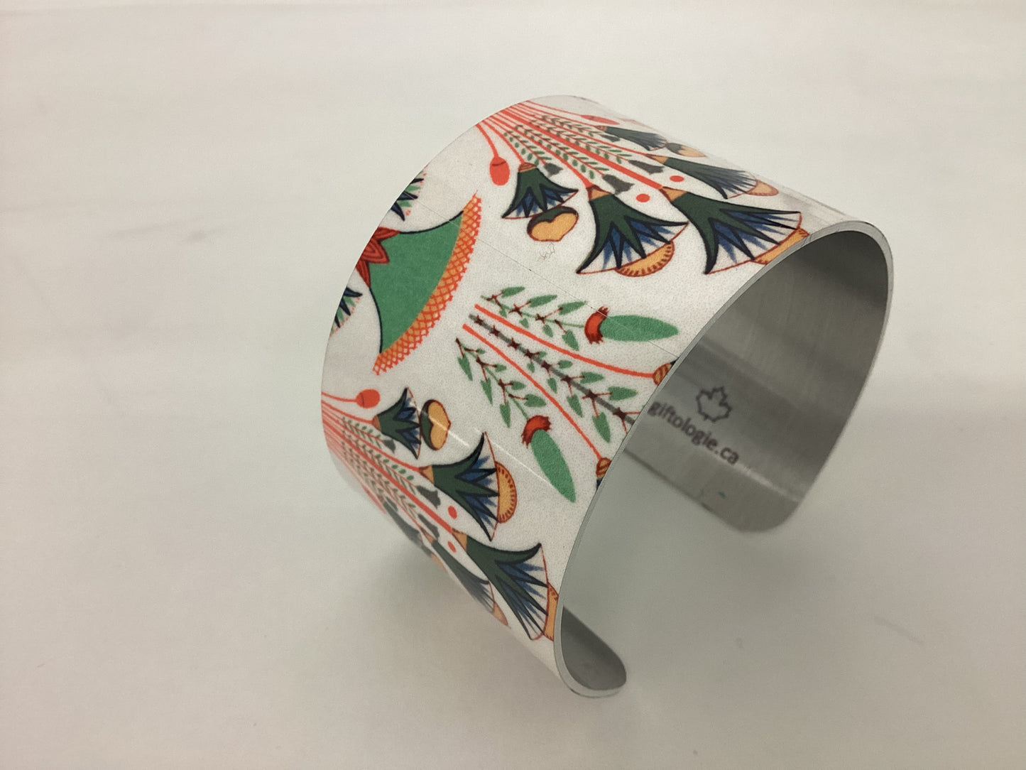 Giftologie- Large cuffs