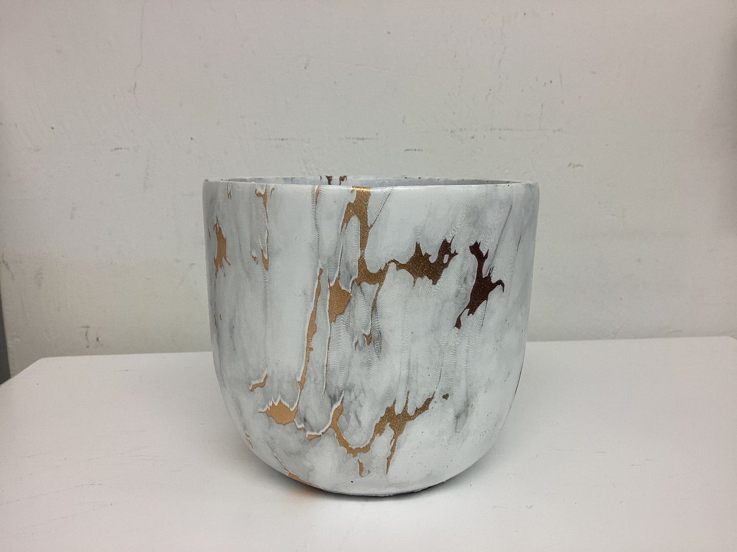 Simply Rooted- Marble plant pot