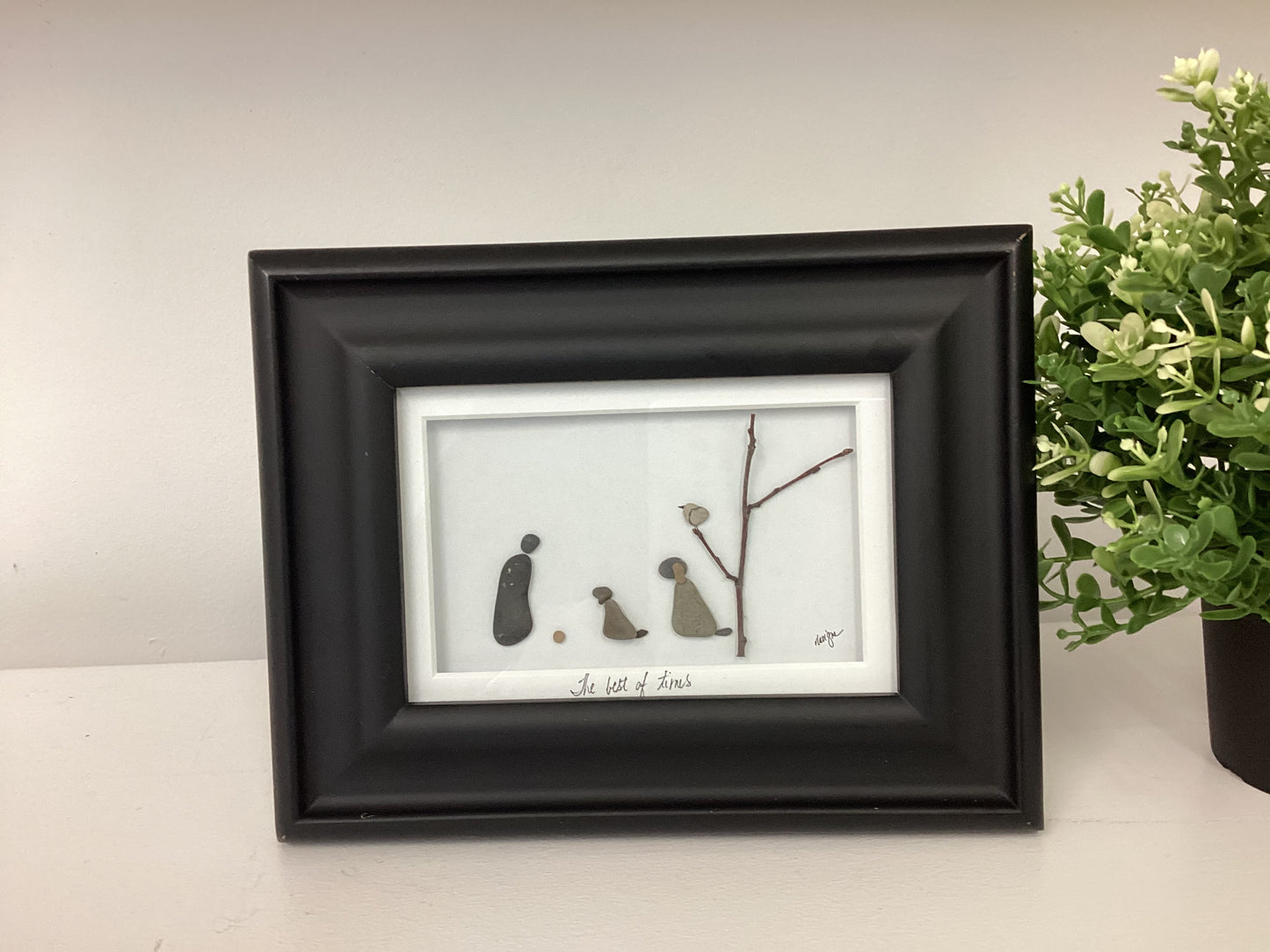 Whispering Pebble frame- Animal and Pets