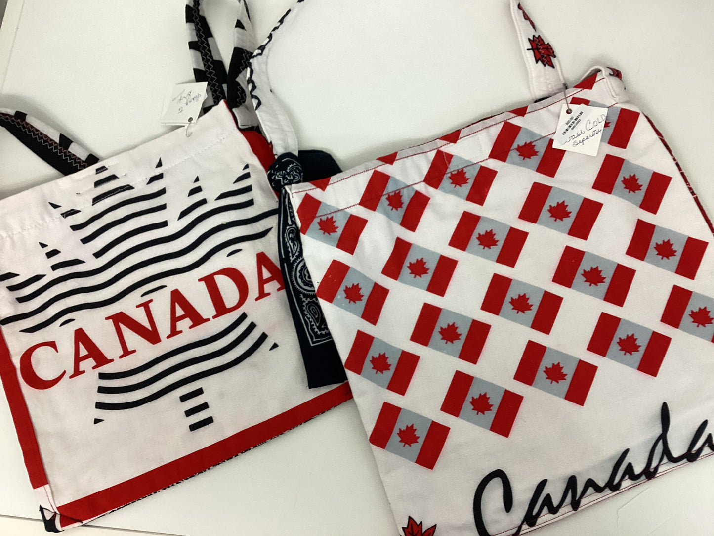 Mom Daught Com- Canada Day Items