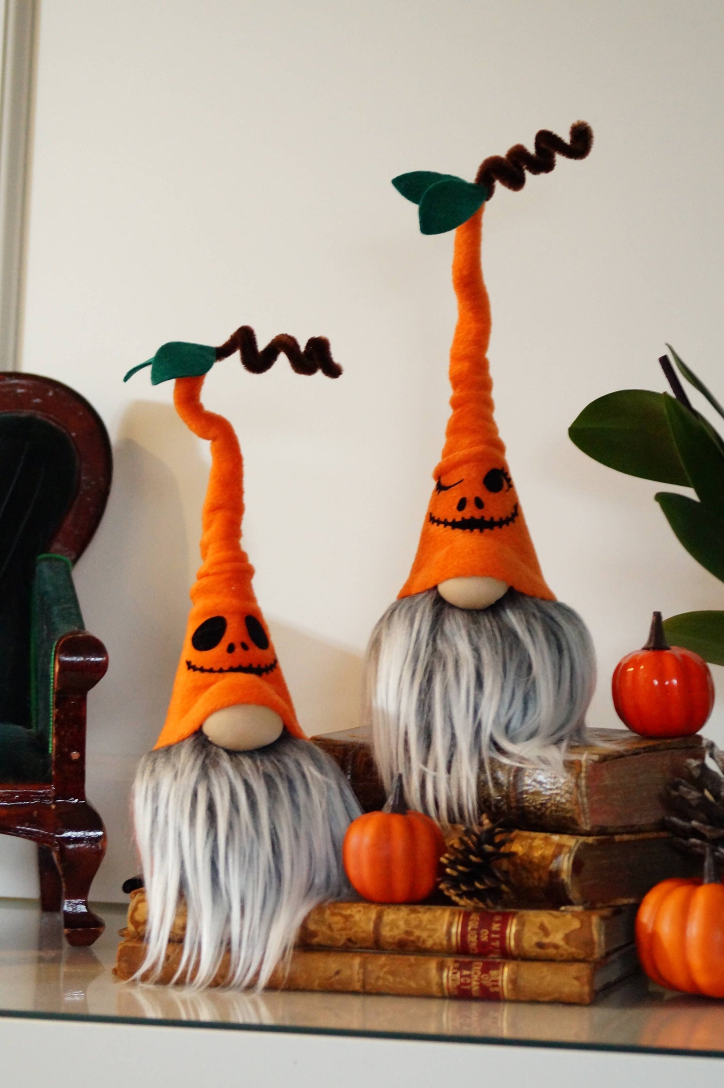 Gnomevillestudios - Halloween pumpkins with faces Halloween Shelf sitter : Jacko face